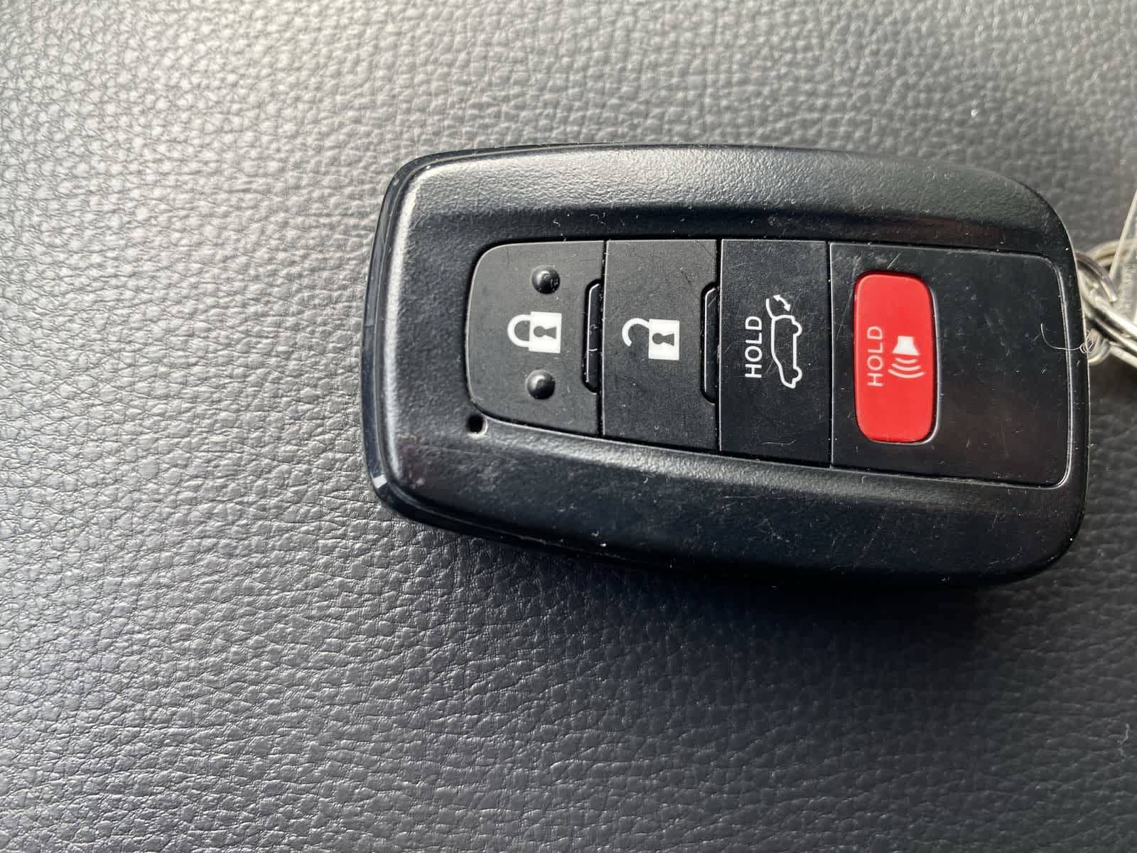 Thumbnail: 2025 Toyota RAV4 - 32