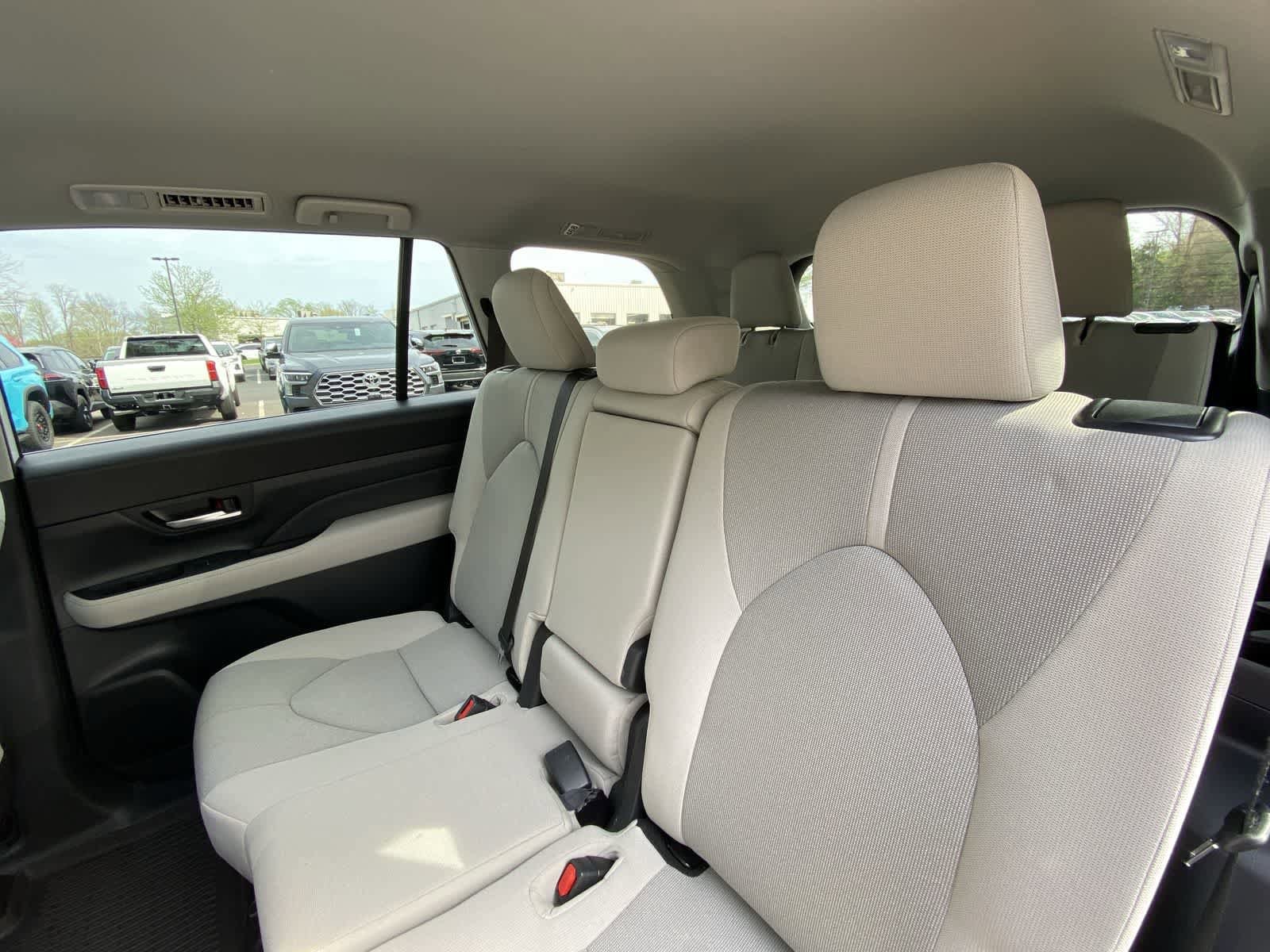 Thumbnail: 2025 Toyota Grand Highlander - 26