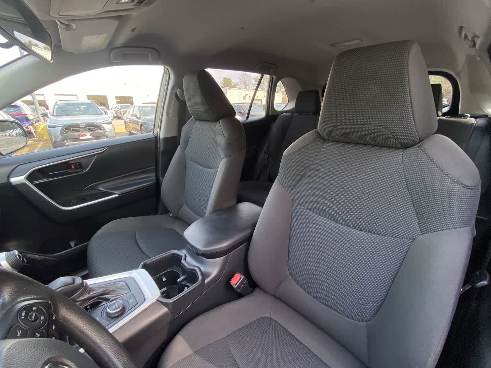 Thumbnail: 2025 Toyota RAV4 - 21