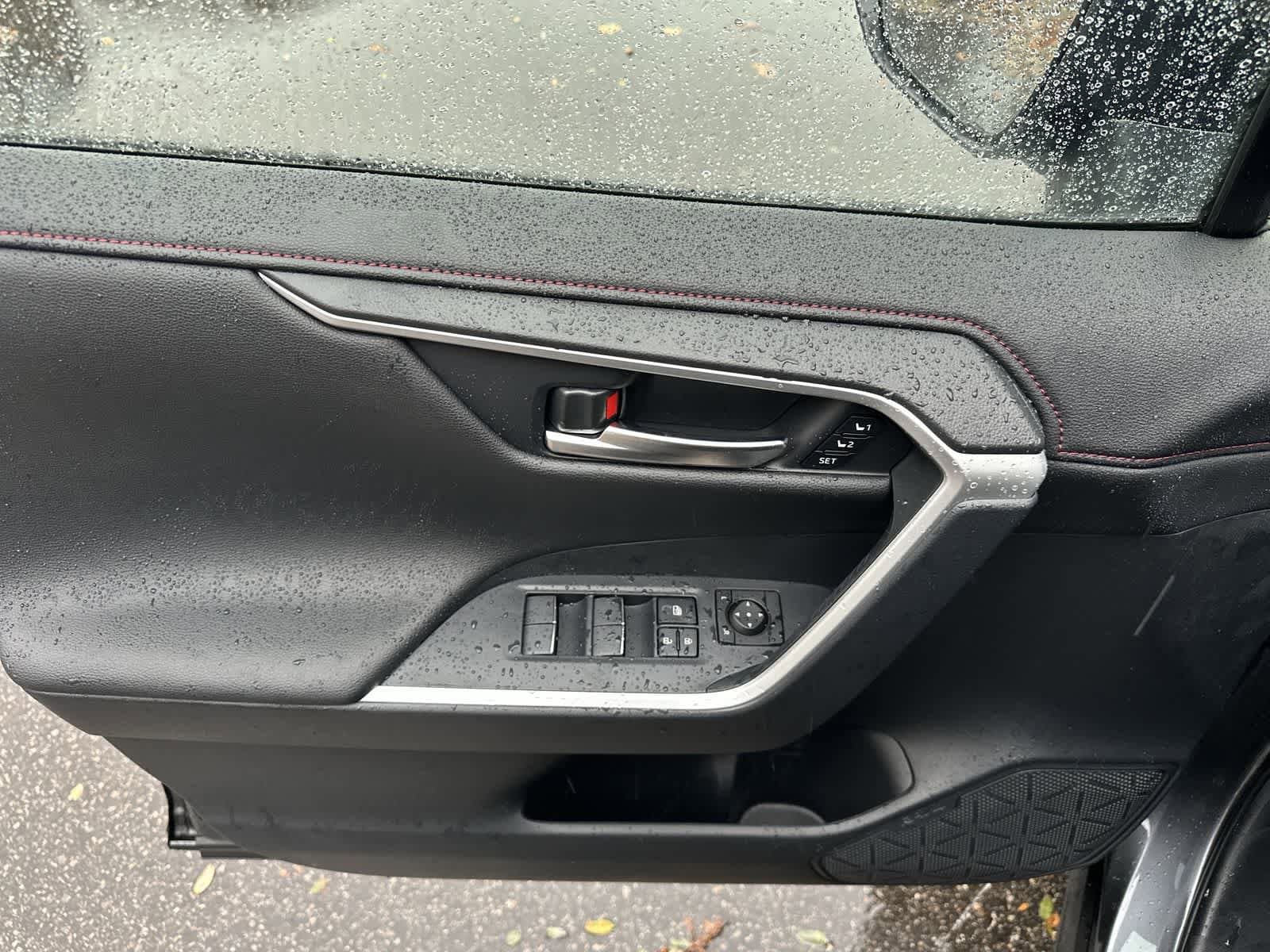 Thumbnail: 2025 Toyota RAV4 - 17