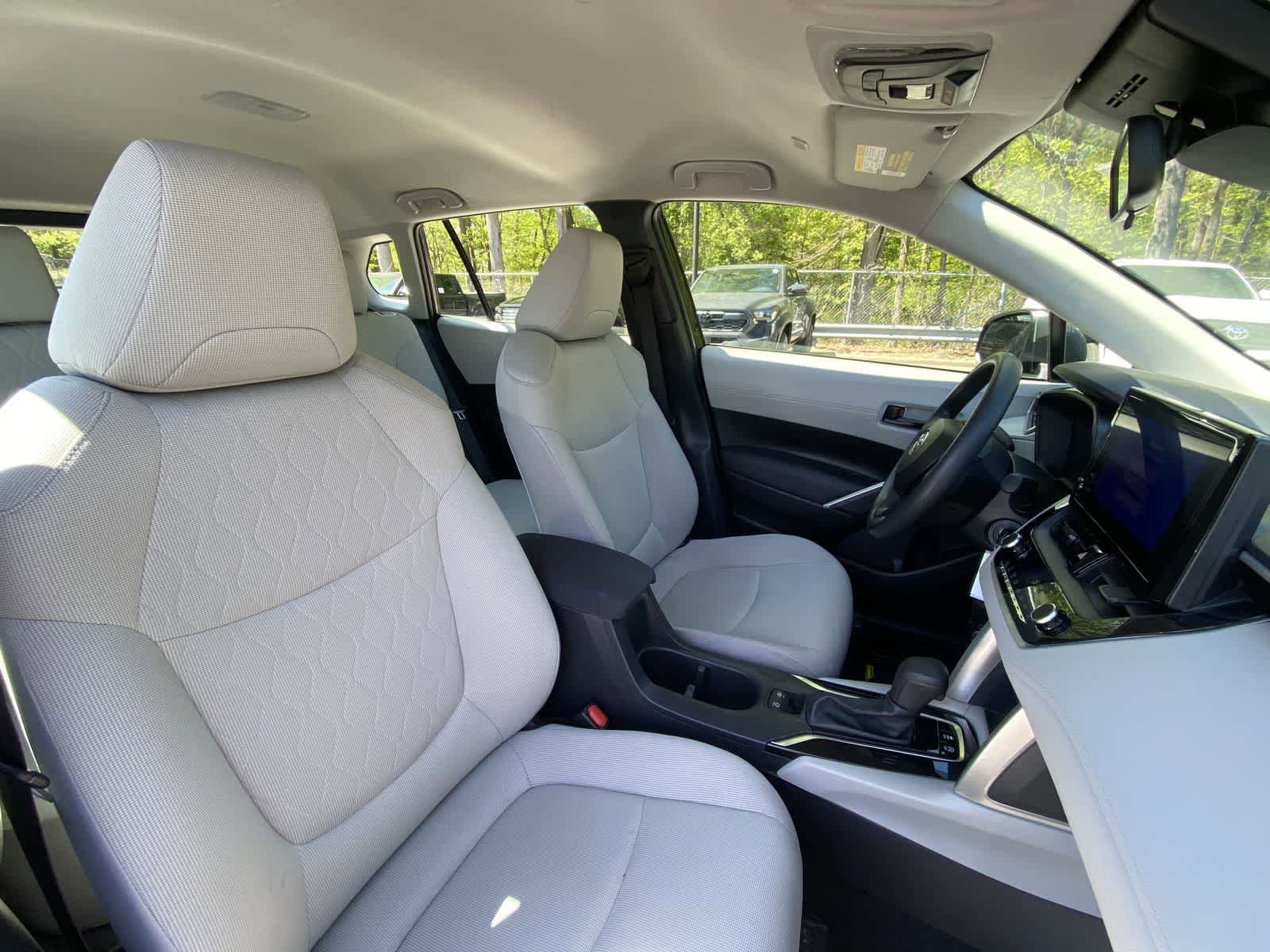 Thumbnail: 2023 Toyota Corolla Cross - 22