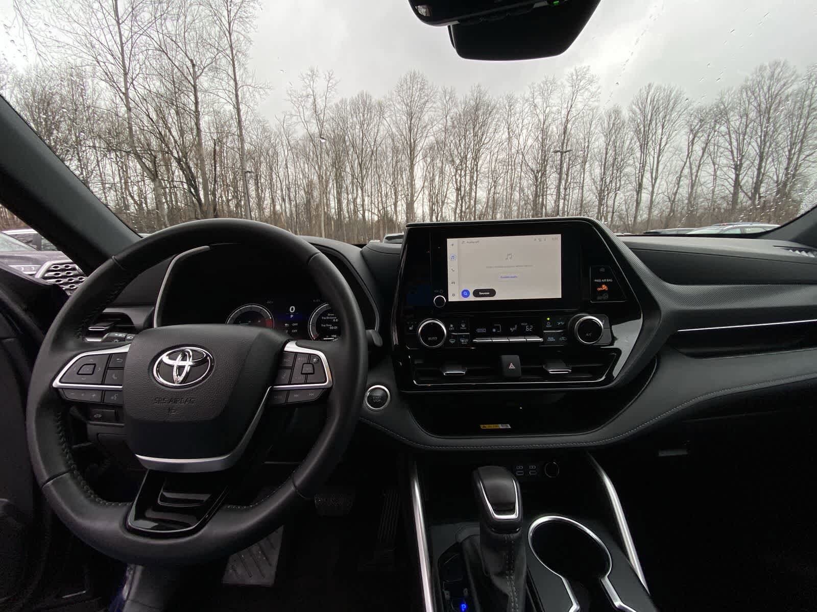 Thumbnail: 2025 Toyota Highlander - 32