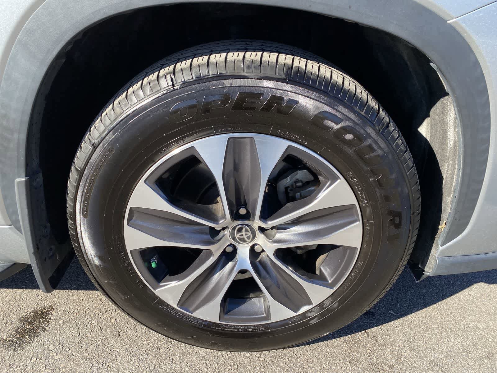 Thumbnail: 2021 Toyota Highlander - 18