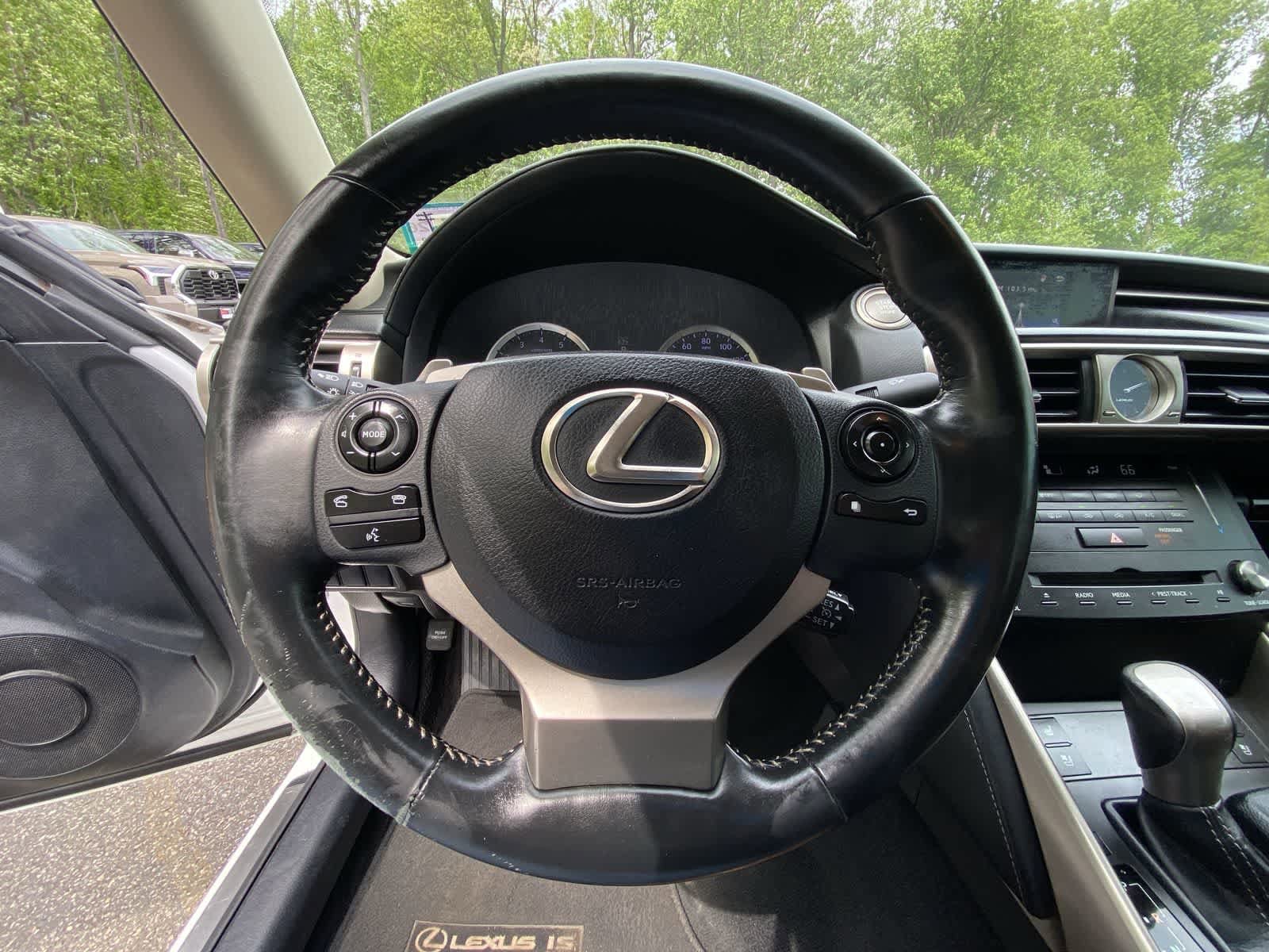Thumbnail: 2015 Lexus IS - 26