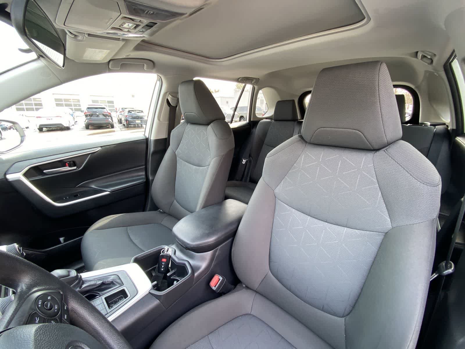 Thumbnail: 2025 Toyota RAV4 - 18