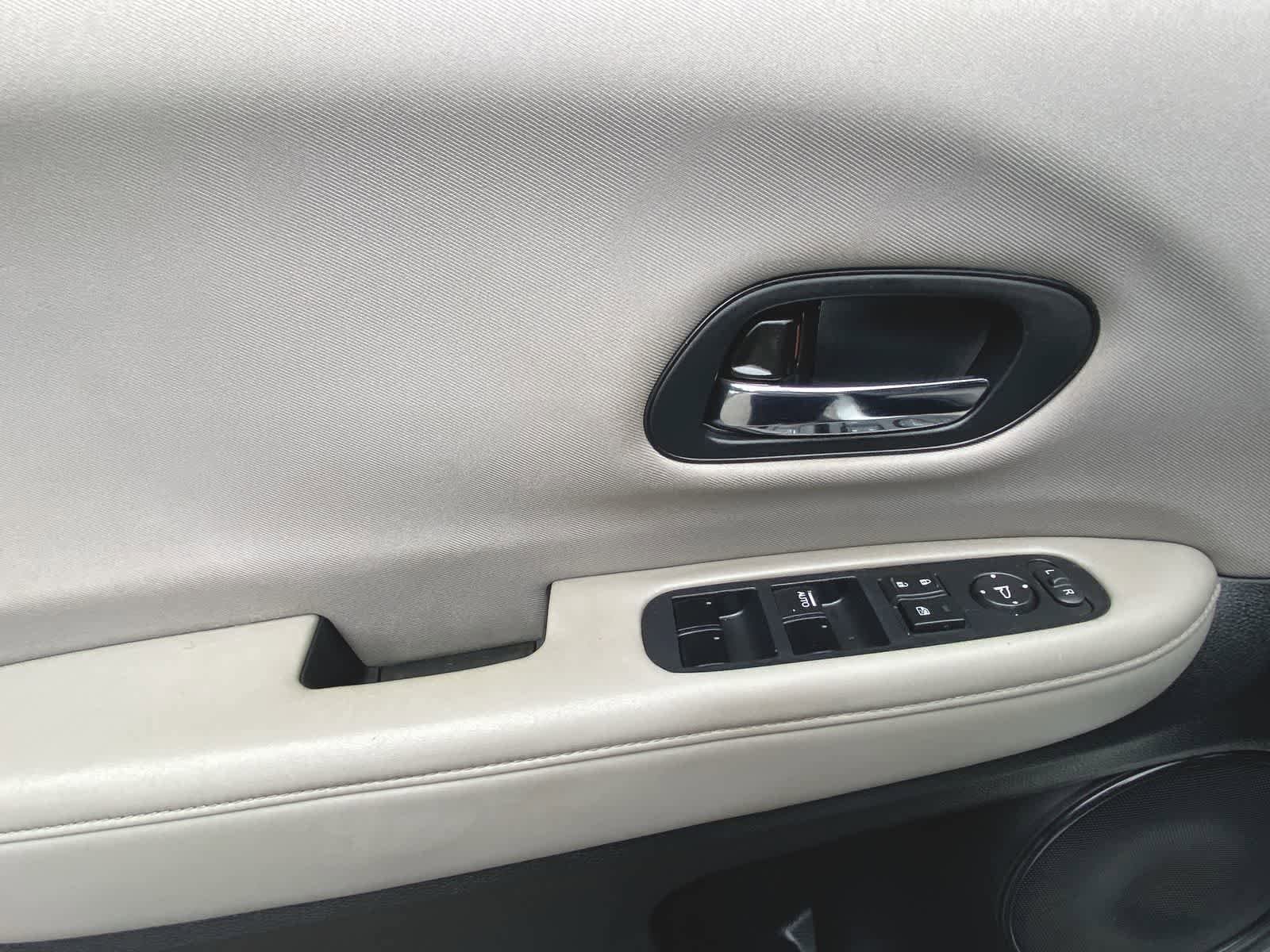 Thumbnail: 2017 Honda HR-V - 15