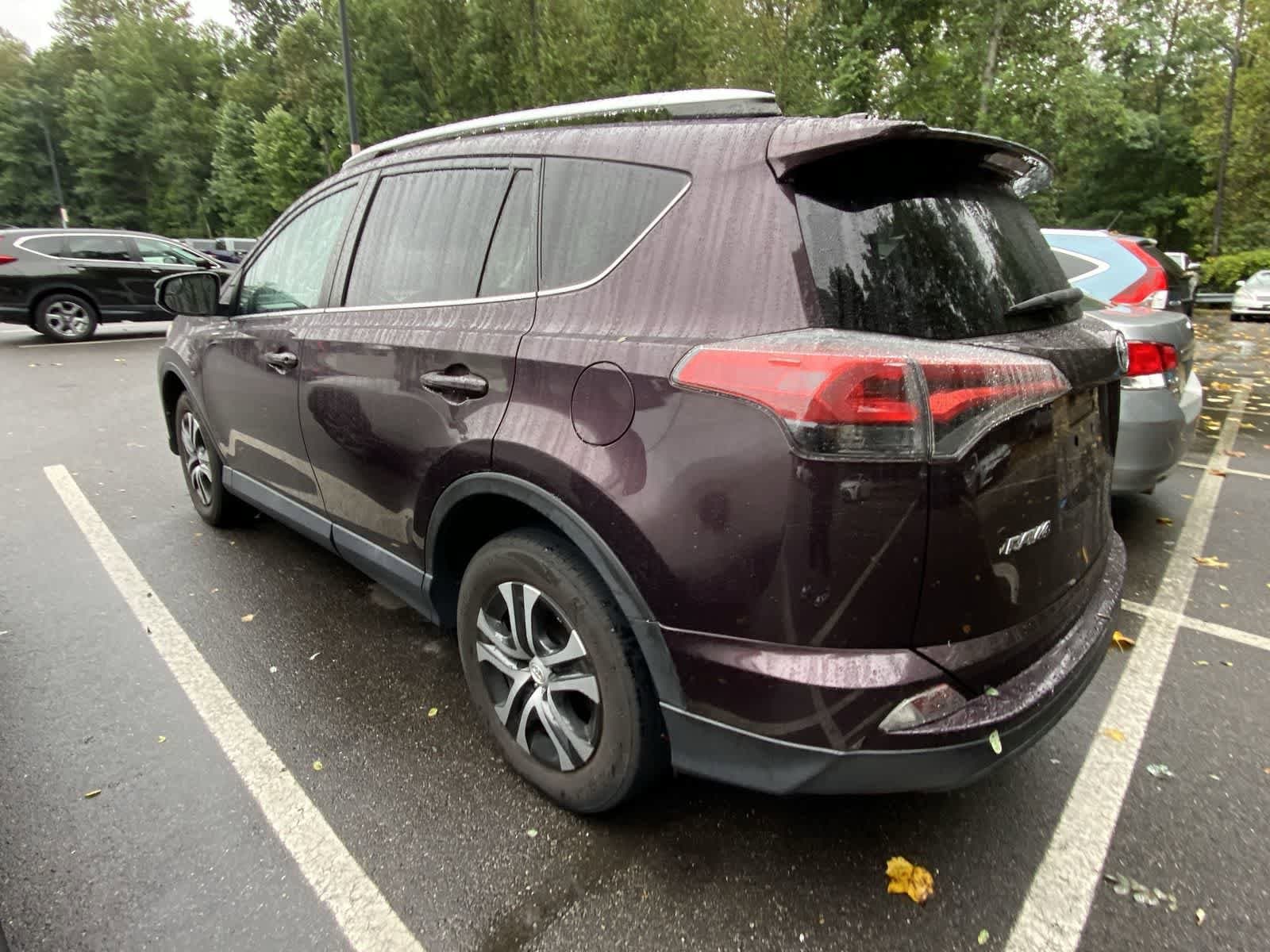 Thumbnail: 2016 Toyota RAV4 - 8