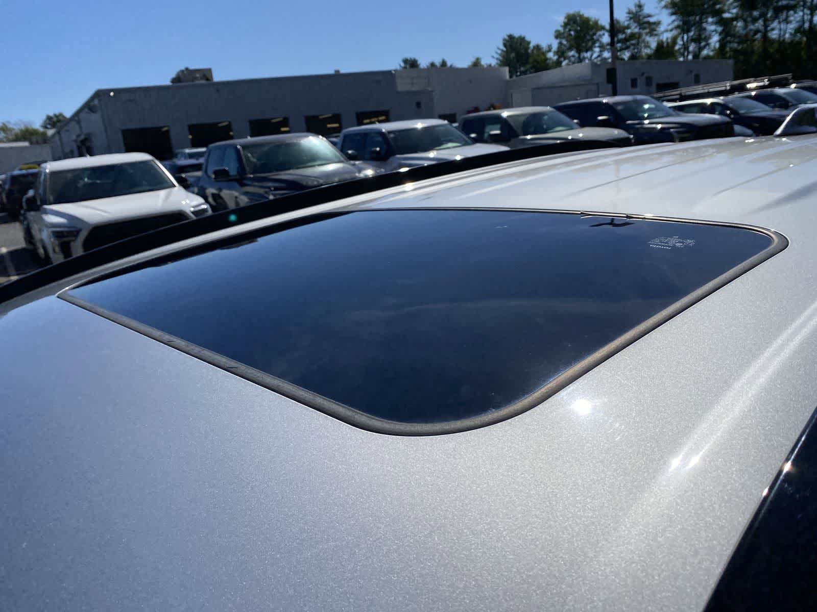 Thumbnail: 2021 Toyota RAV4 - 15