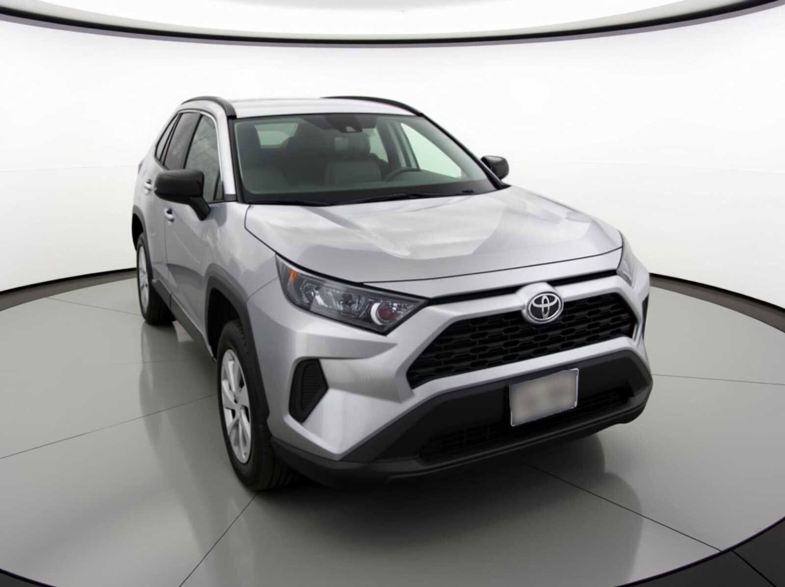 2020 Toyota RAV4 LE photo 2