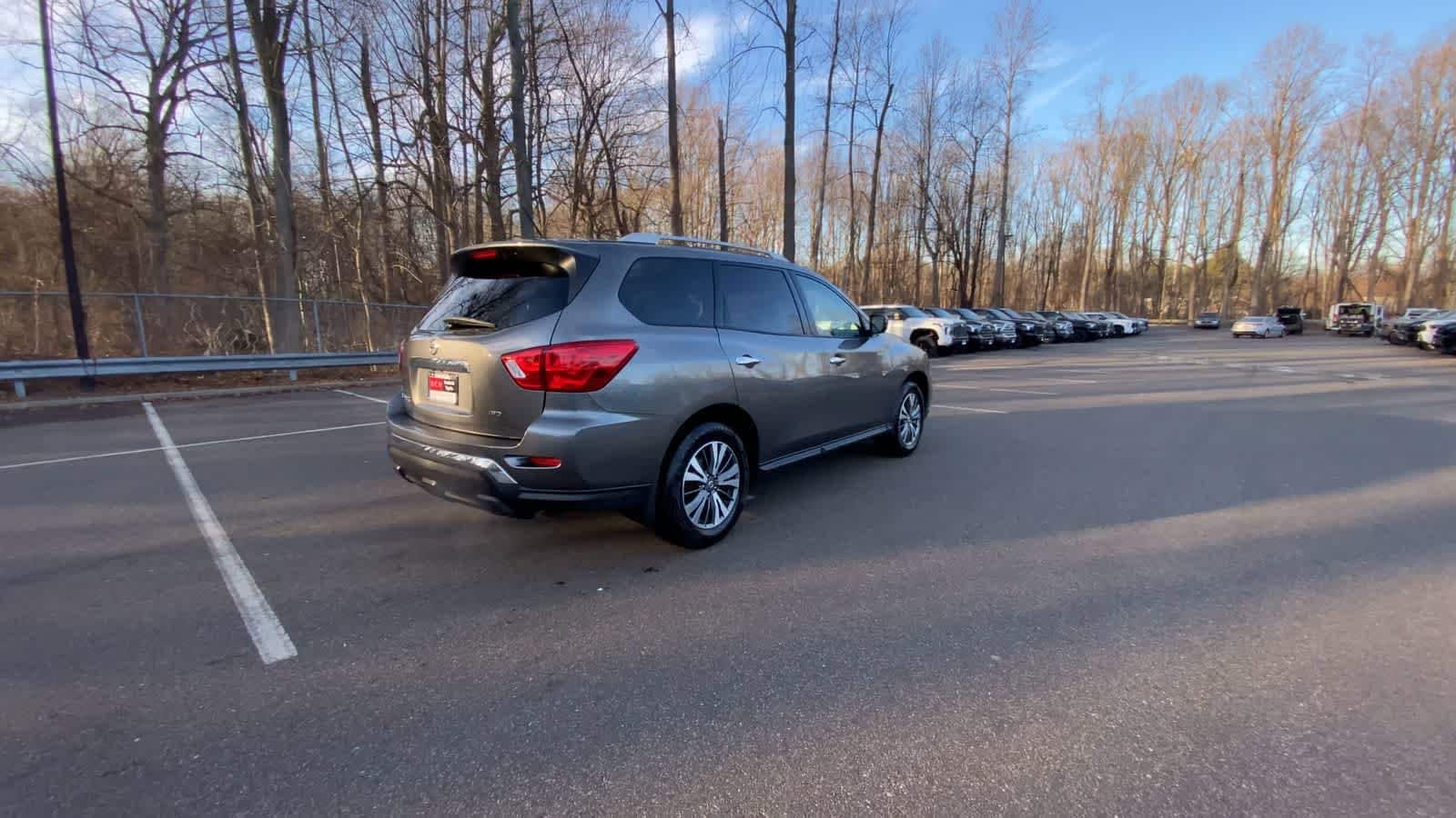 Thumbnail: 2018 Nissan Pathfinder - 13