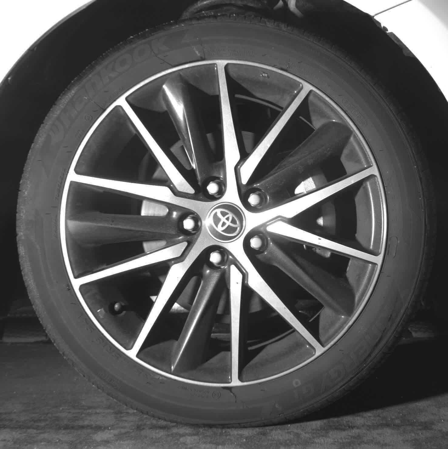 Thumbnail: 2023 Toyota Camry - 12