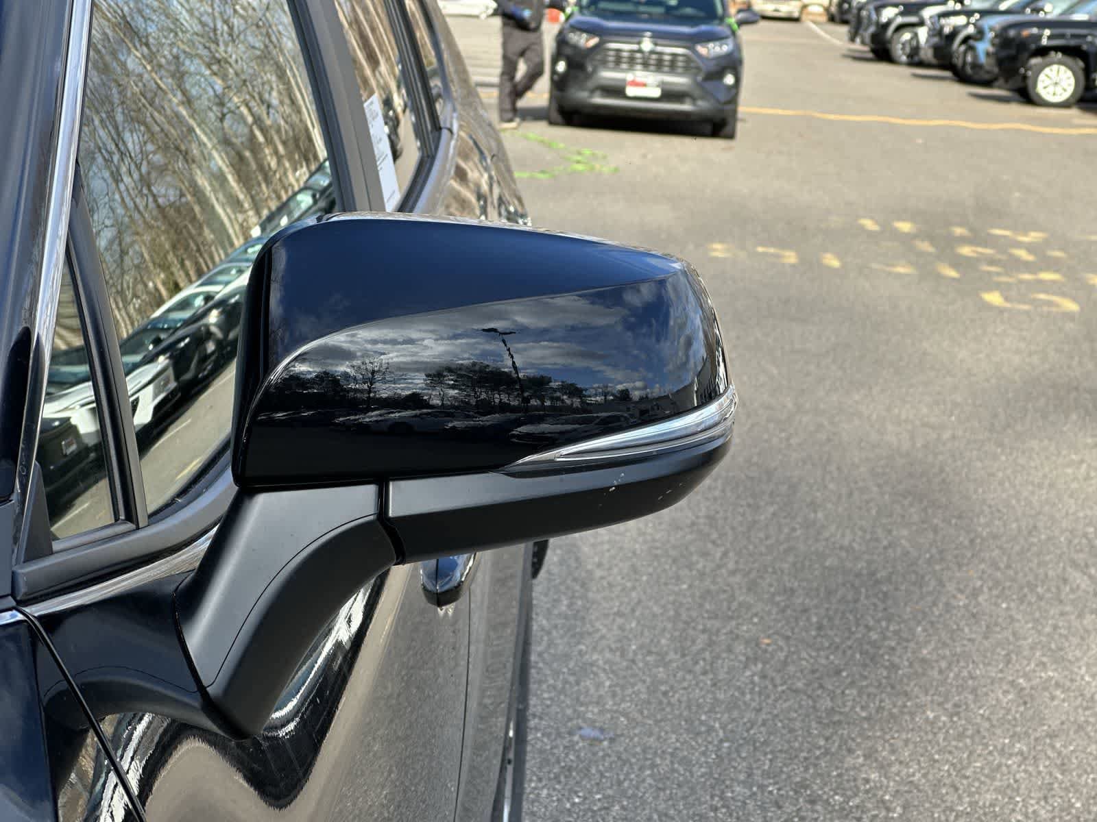 Thumbnail: 2025 Toyota RAV4 - 11