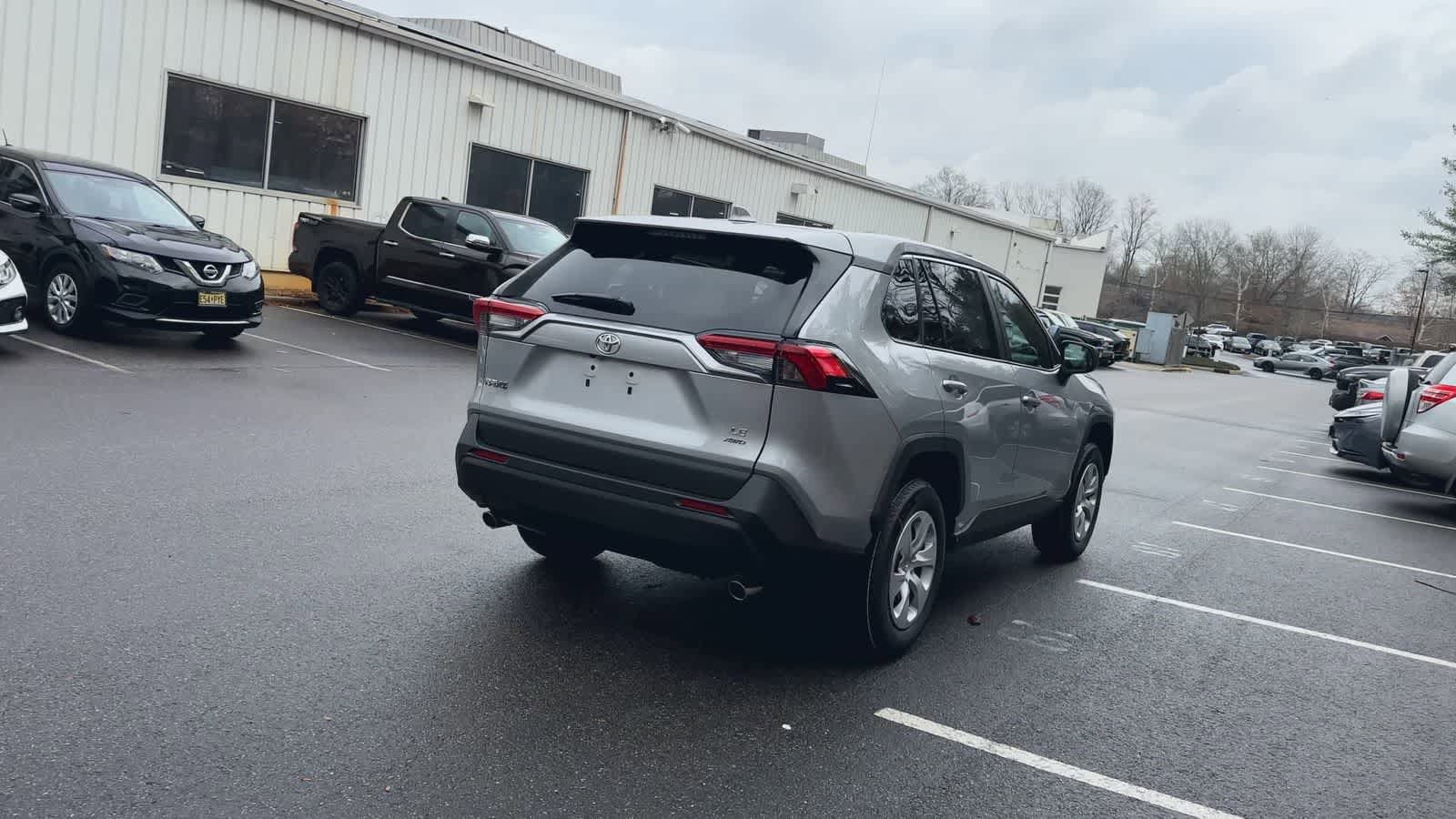 Thumbnail: 2025 Toyota RAV4 - 8