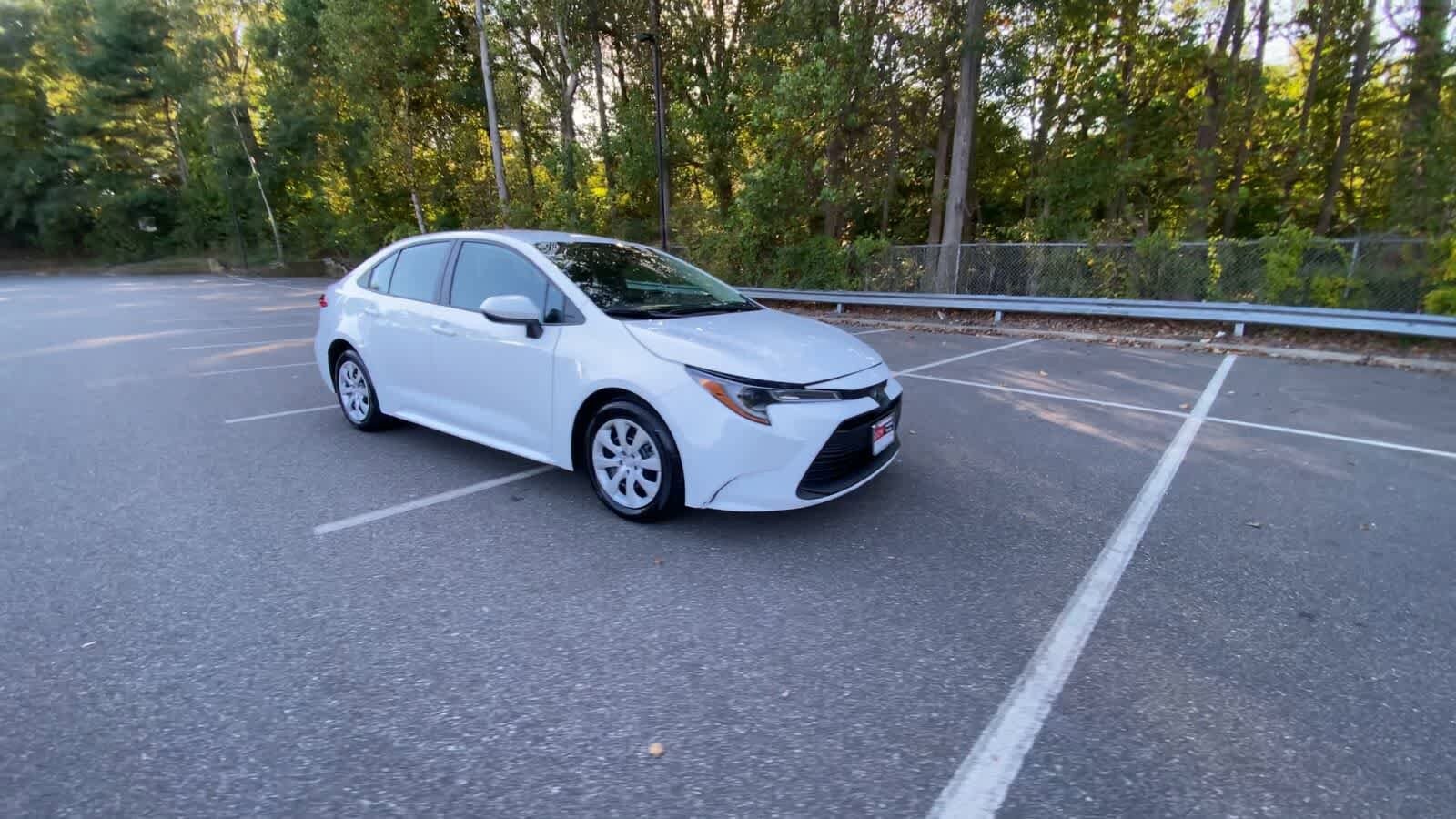 2024 Toyota Corolla LE photo 2