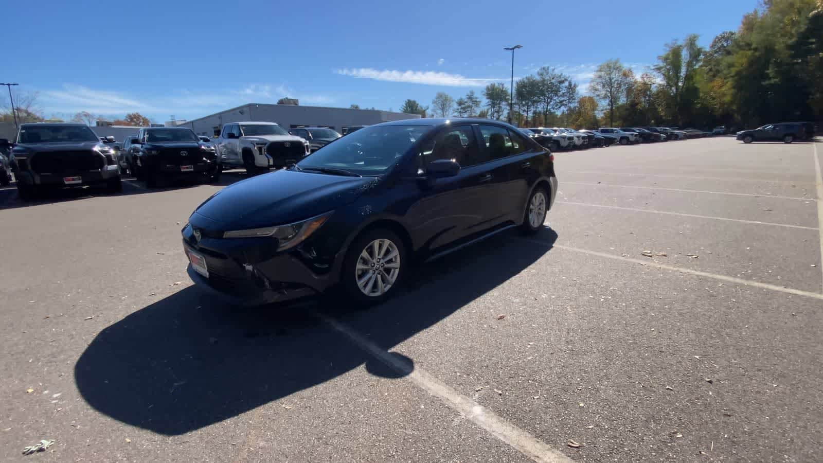 Thumbnail: 2023 Toyota Corolla - 4