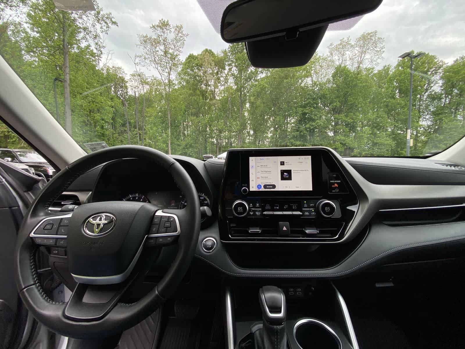 Thumbnail: 2023 Toyota Highlander - 17