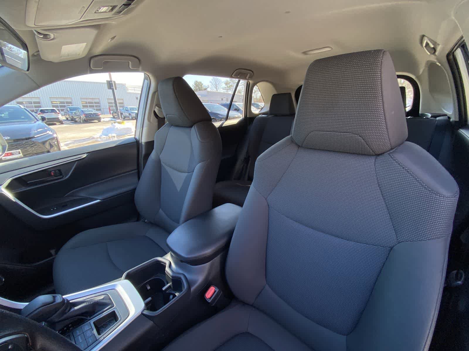 Thumbnail: 2025 Toyota RAV4 - 22