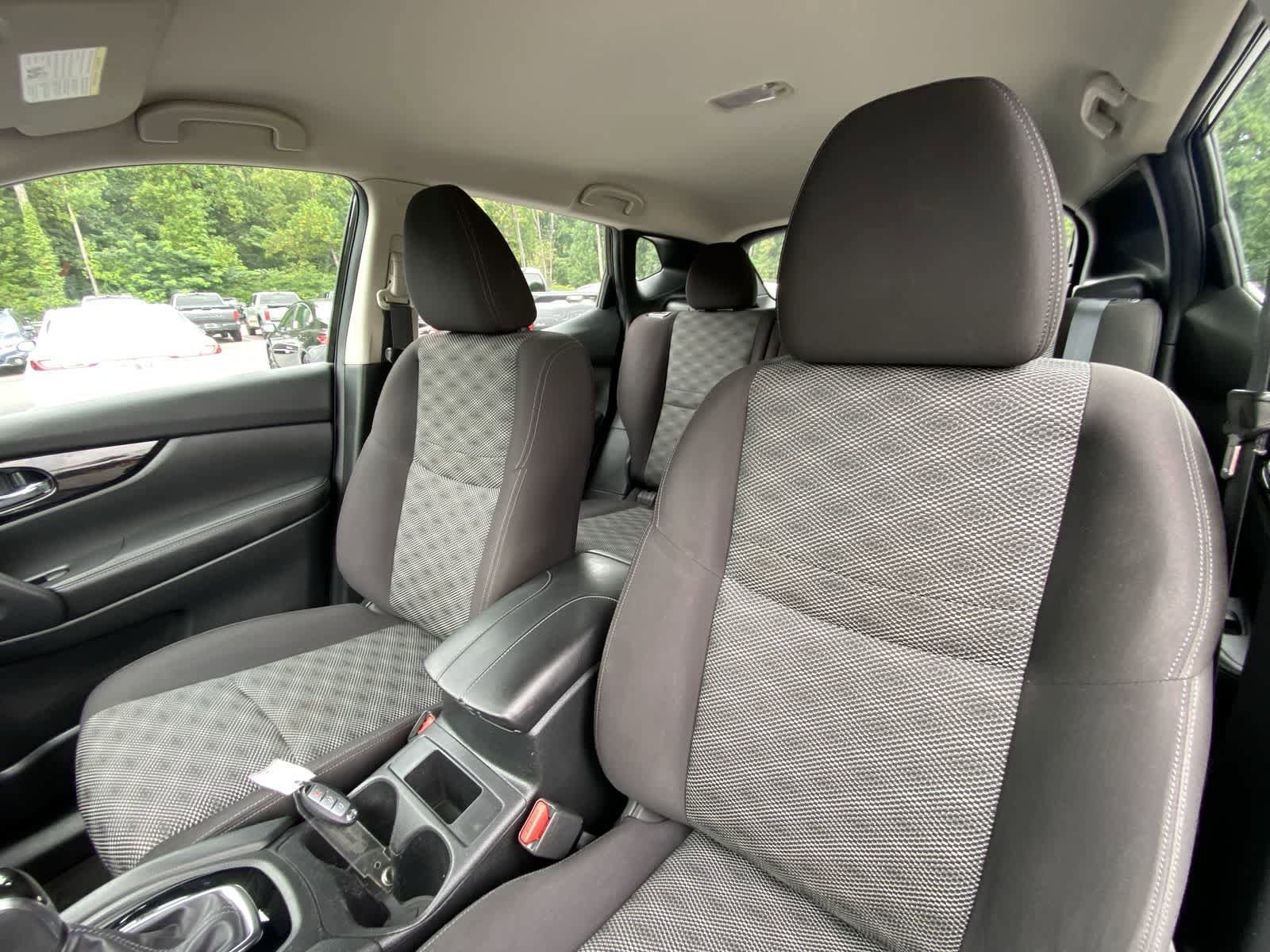 Thumbnail: 2019 Nissan Rogue Sport - 17