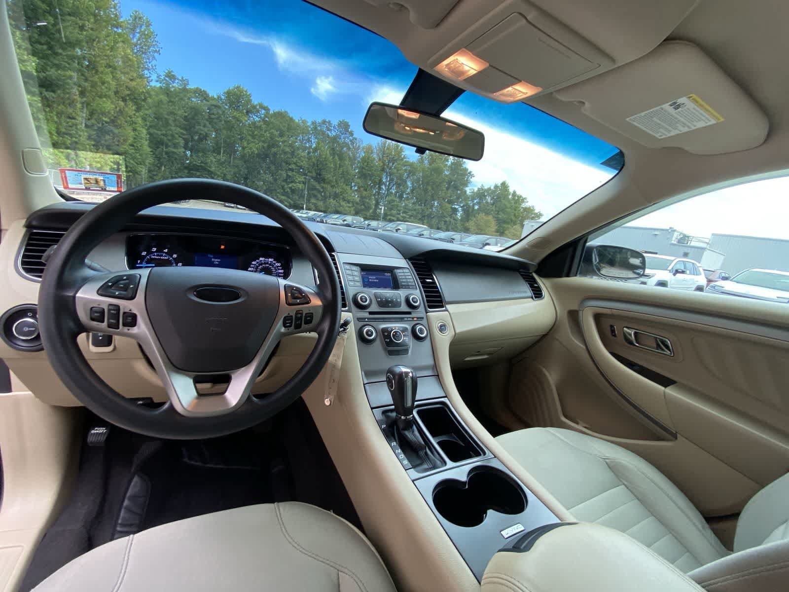 2019 Ford Taurus SE - Photo 23