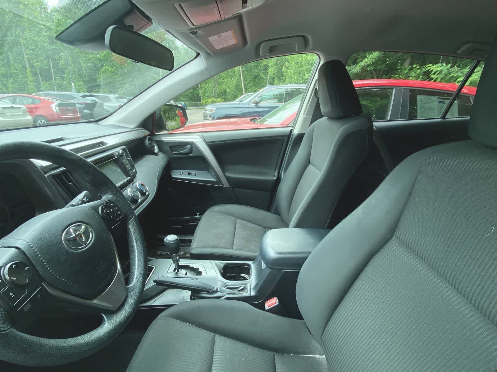 2017 Toyota RAV4 LE 10