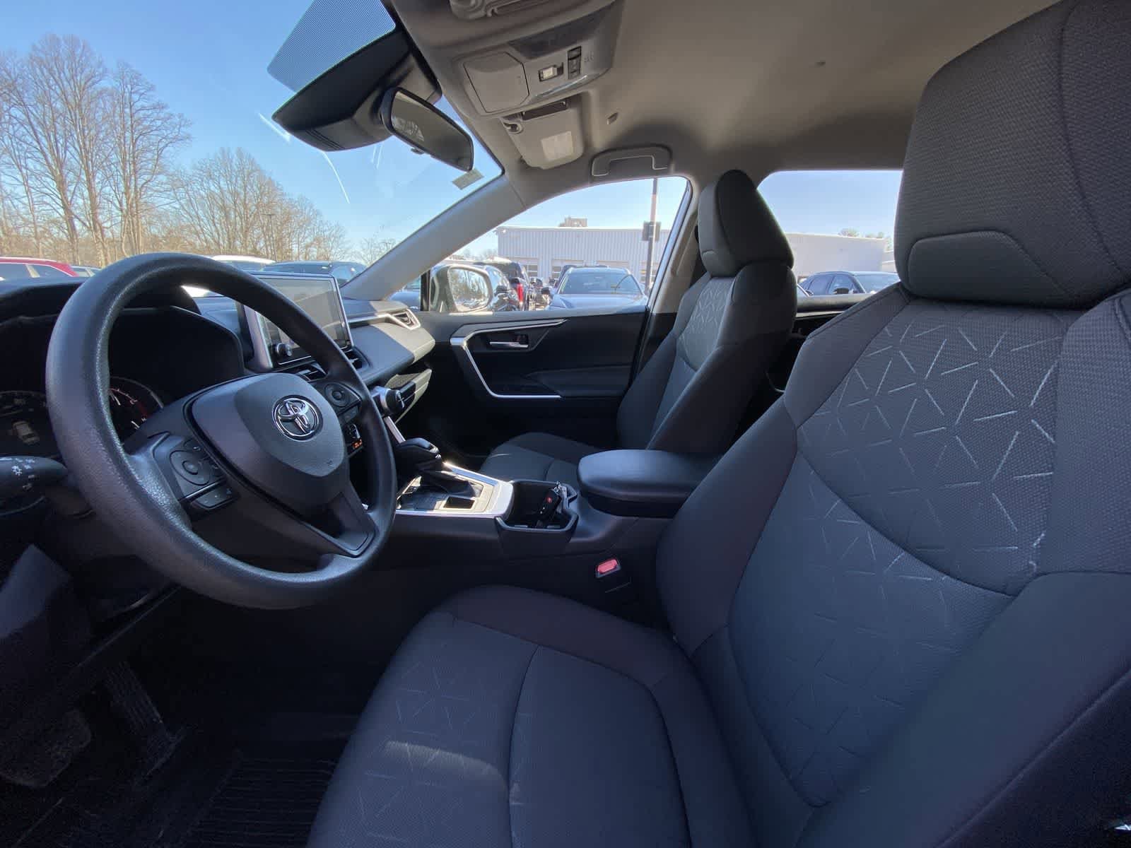 Thumbnail: 2025 Toyota RAV4 - 24