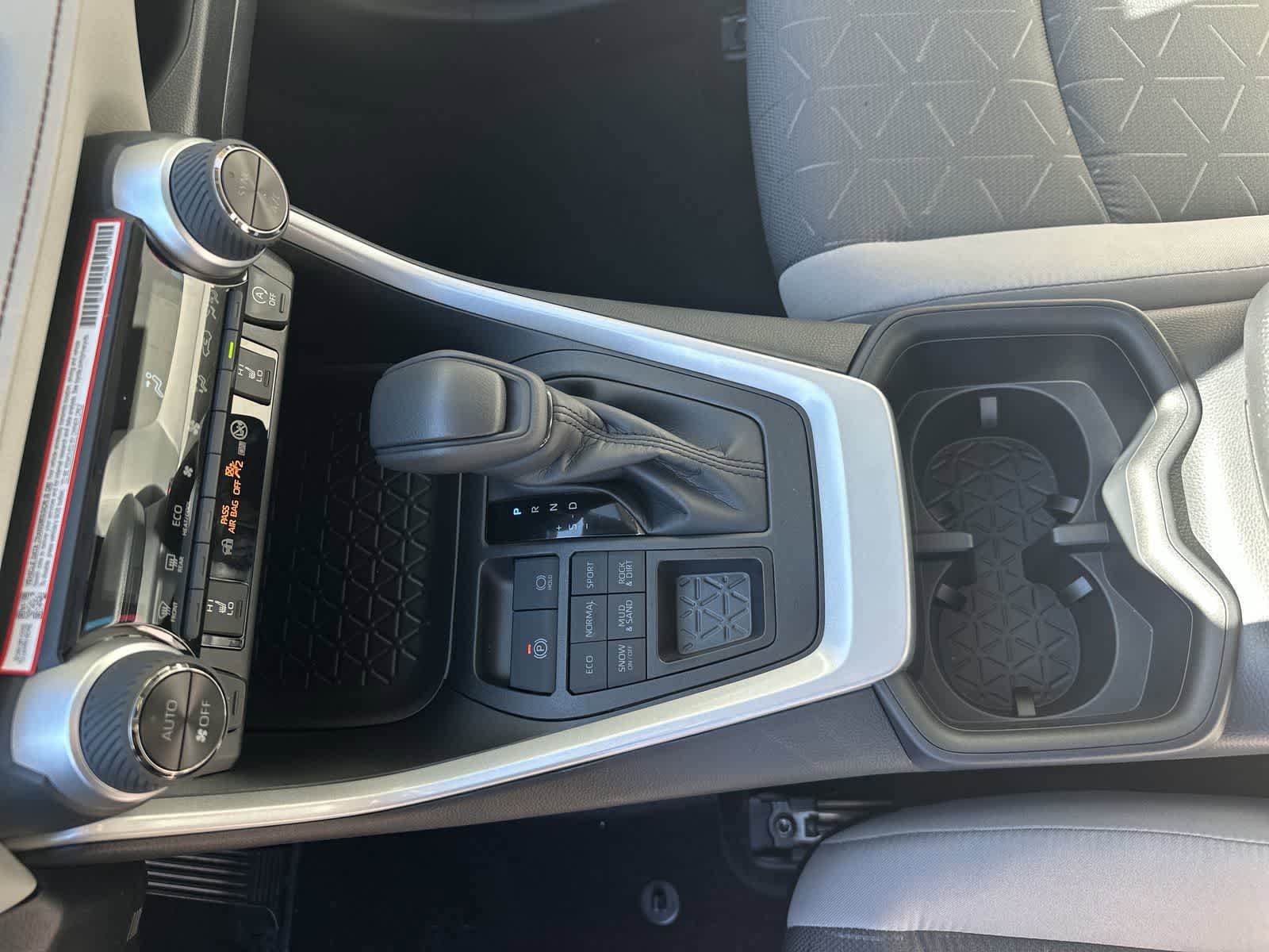 Thumbnail: 2025 Toyota RAV4 - 25