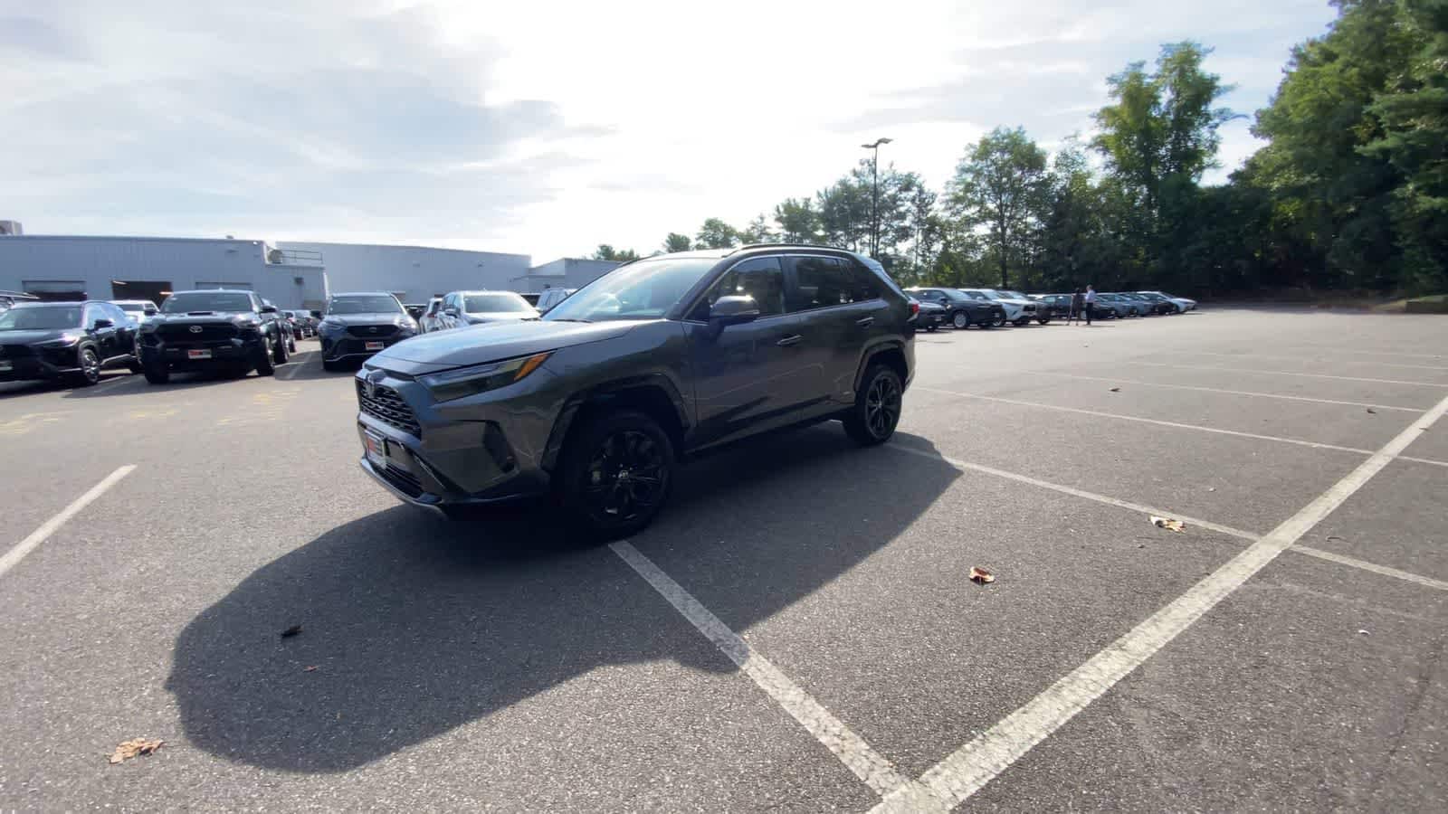 Thumbnail: 2022 Toyota RAV4 - 4