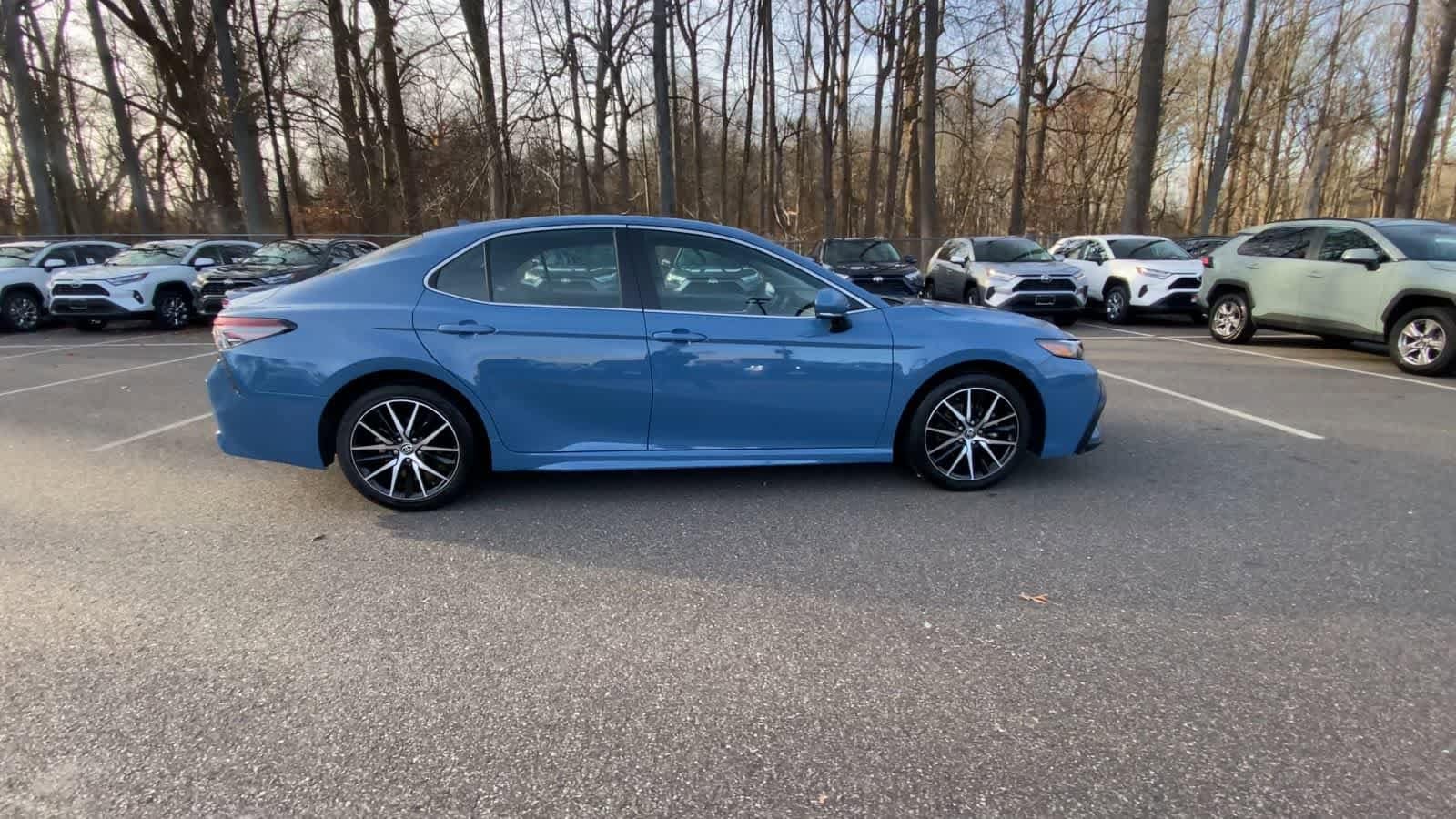 Thumbnail: 2023 Toyota Camry - 17