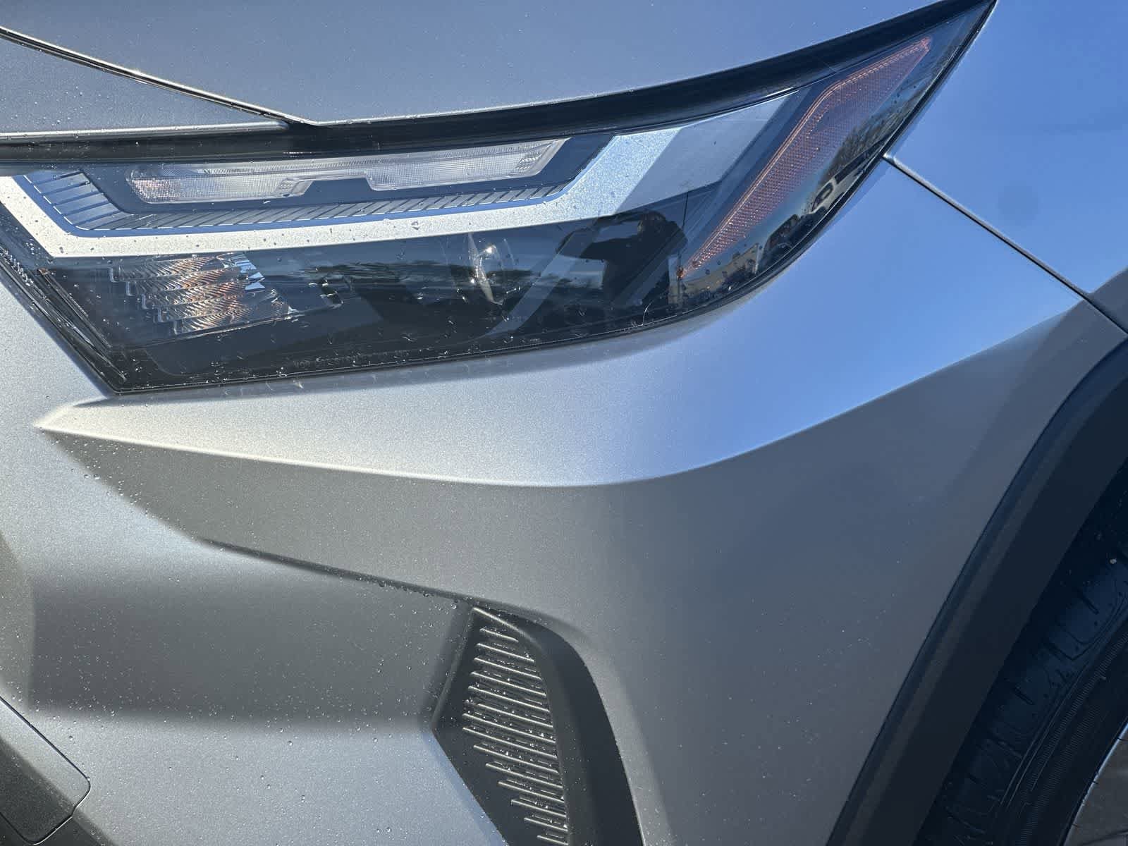 Thumbnail: 2025 Toyota RAV4 - 12