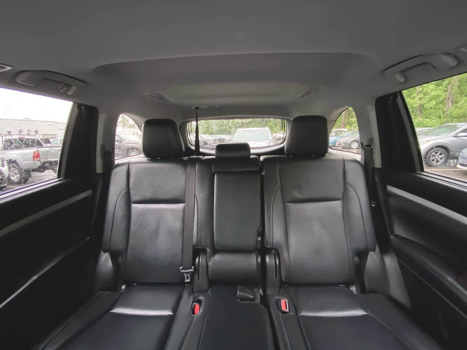 Thumbnail: 2018 Toyota Highlander - 25