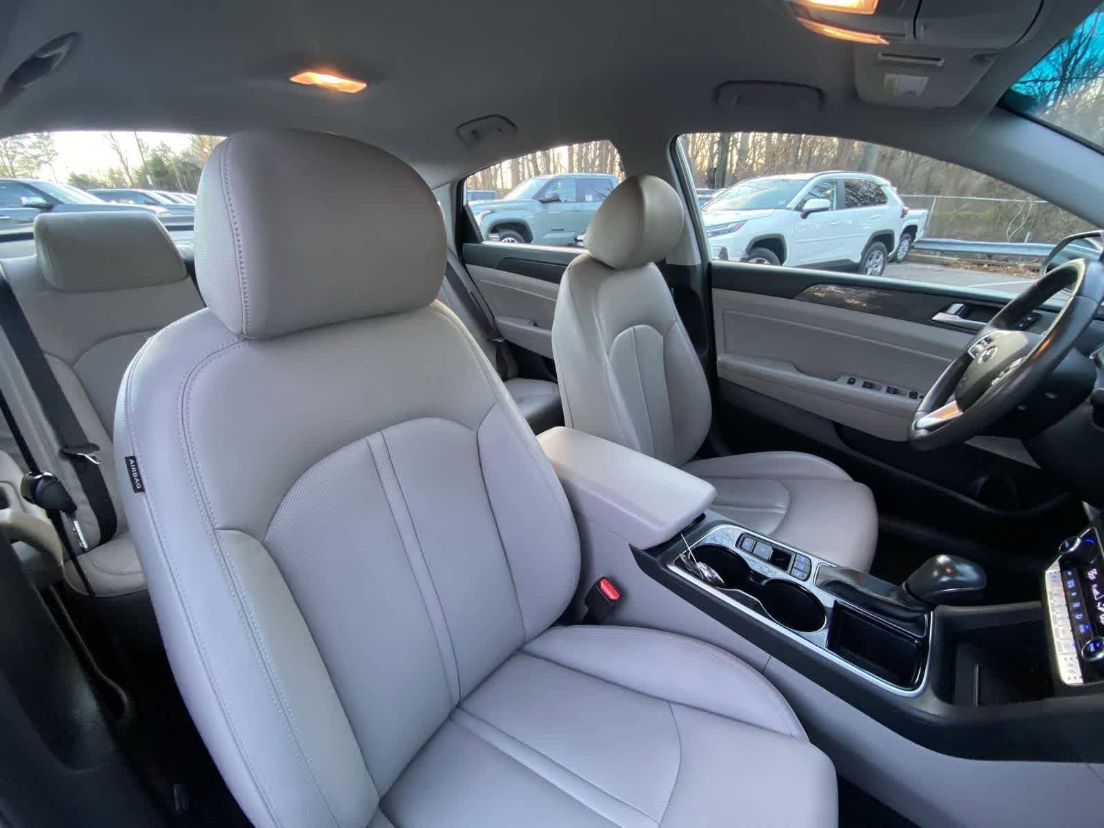 Thumbnail: 2019 Hyundai Sonata - 32