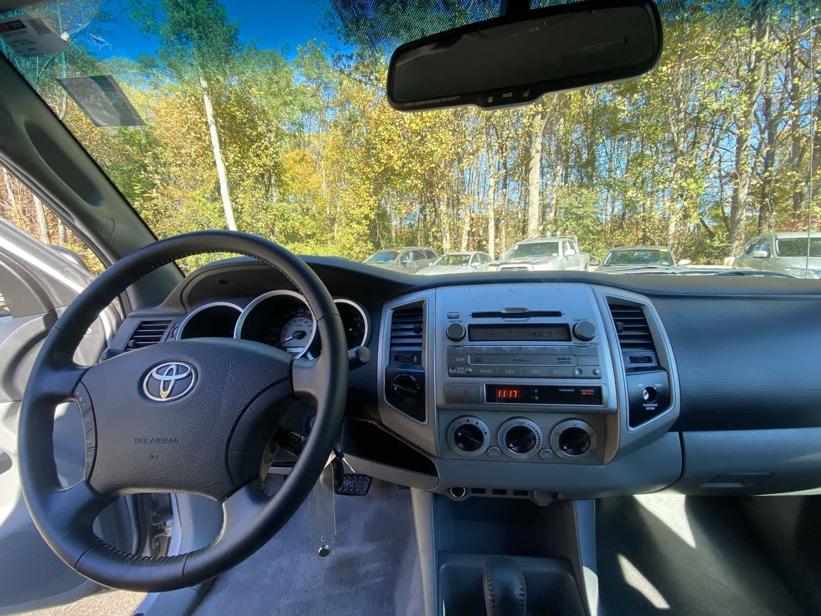 Thumbnail: 2009 Toyota Tacoma - 17