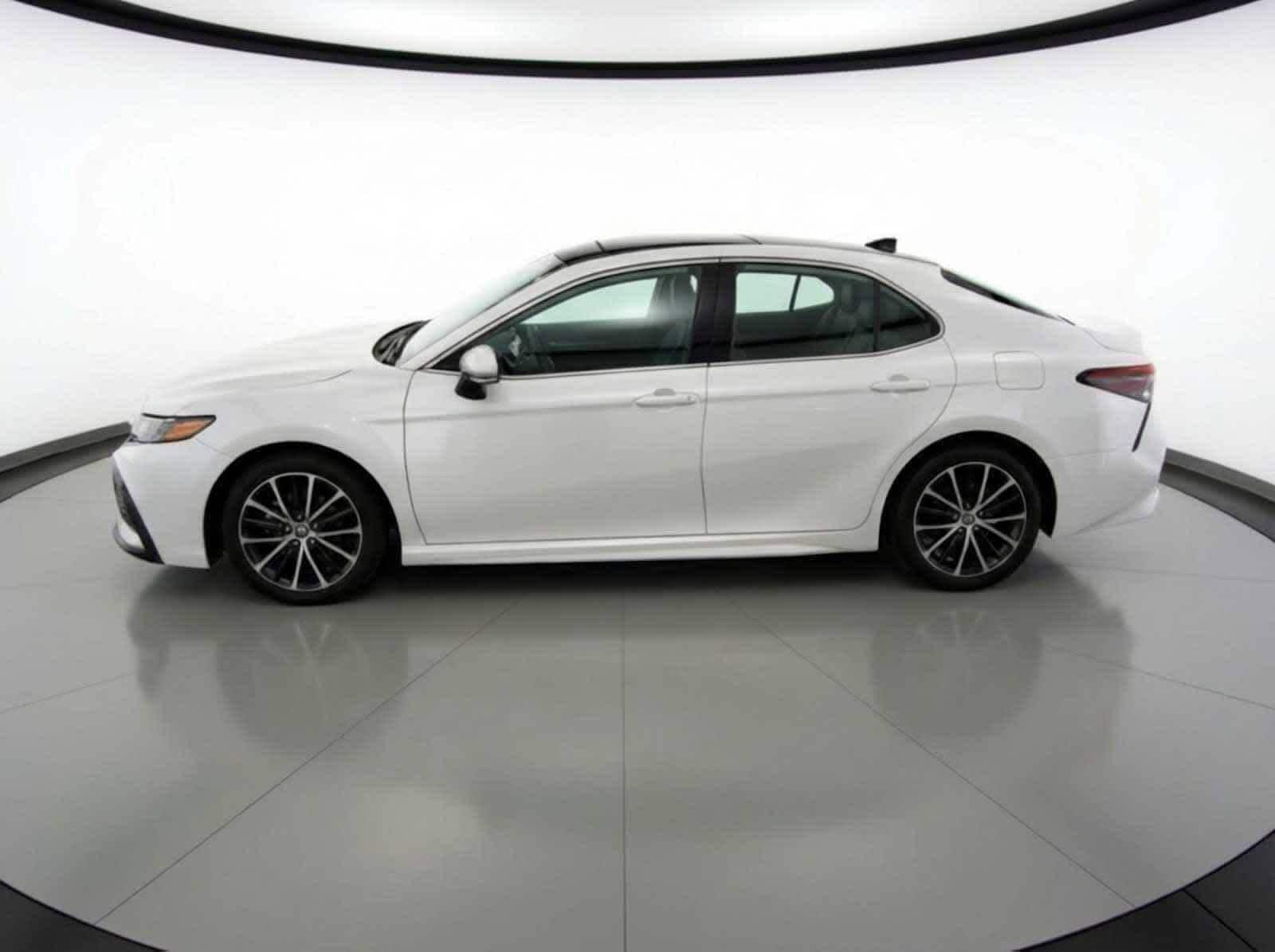 Thumbnail: 2023 Toyota Camry - 3