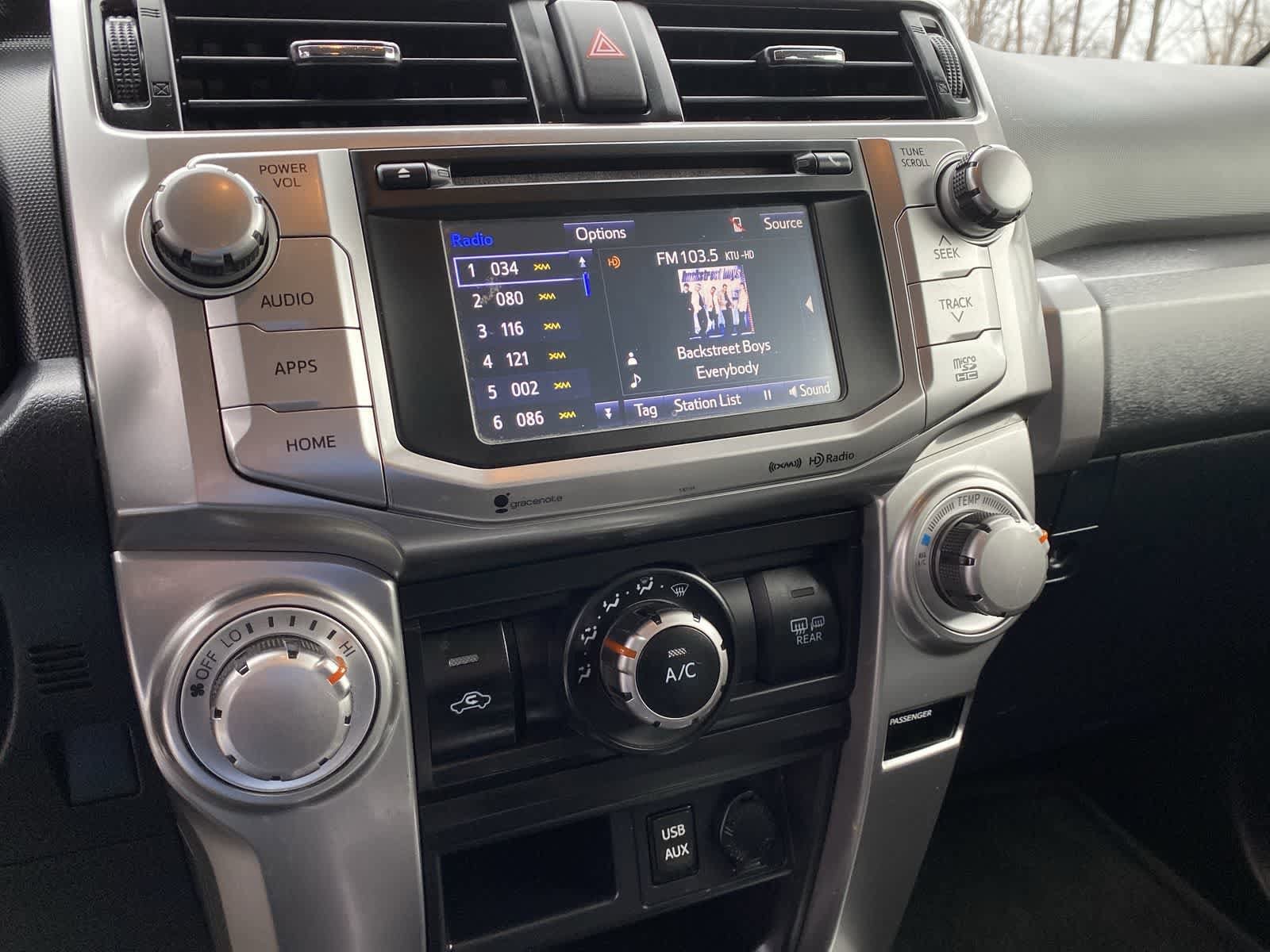 Thumbnail: 2016 Toyota 4Runner - 34