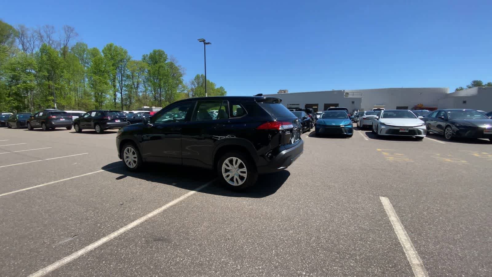 Thumbnail: 2023 Toyota Corolla Cross - 8