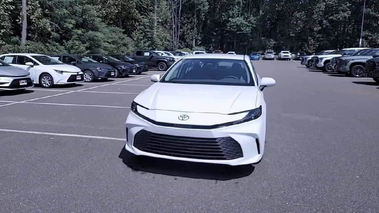 Thumbnail: 2025 Toyota Camry - 3