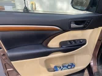 Thumbnail: 2017 Toyota Highlander - 12