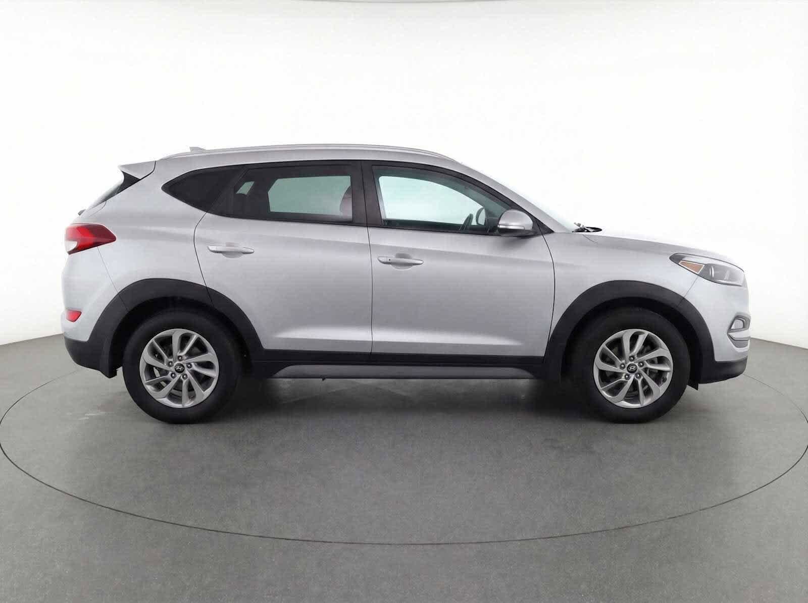 Thumbnail: 2017 Hyundai Tucson - 12