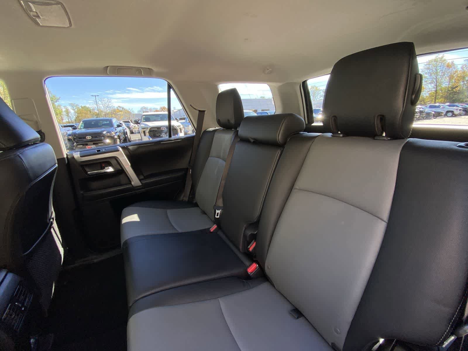 Thumbnail: 2020 Toyota 4Runner - 24