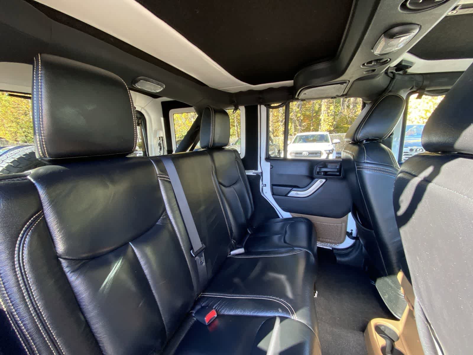 Thumbnail: 2015 Jeep Wrangler - 24