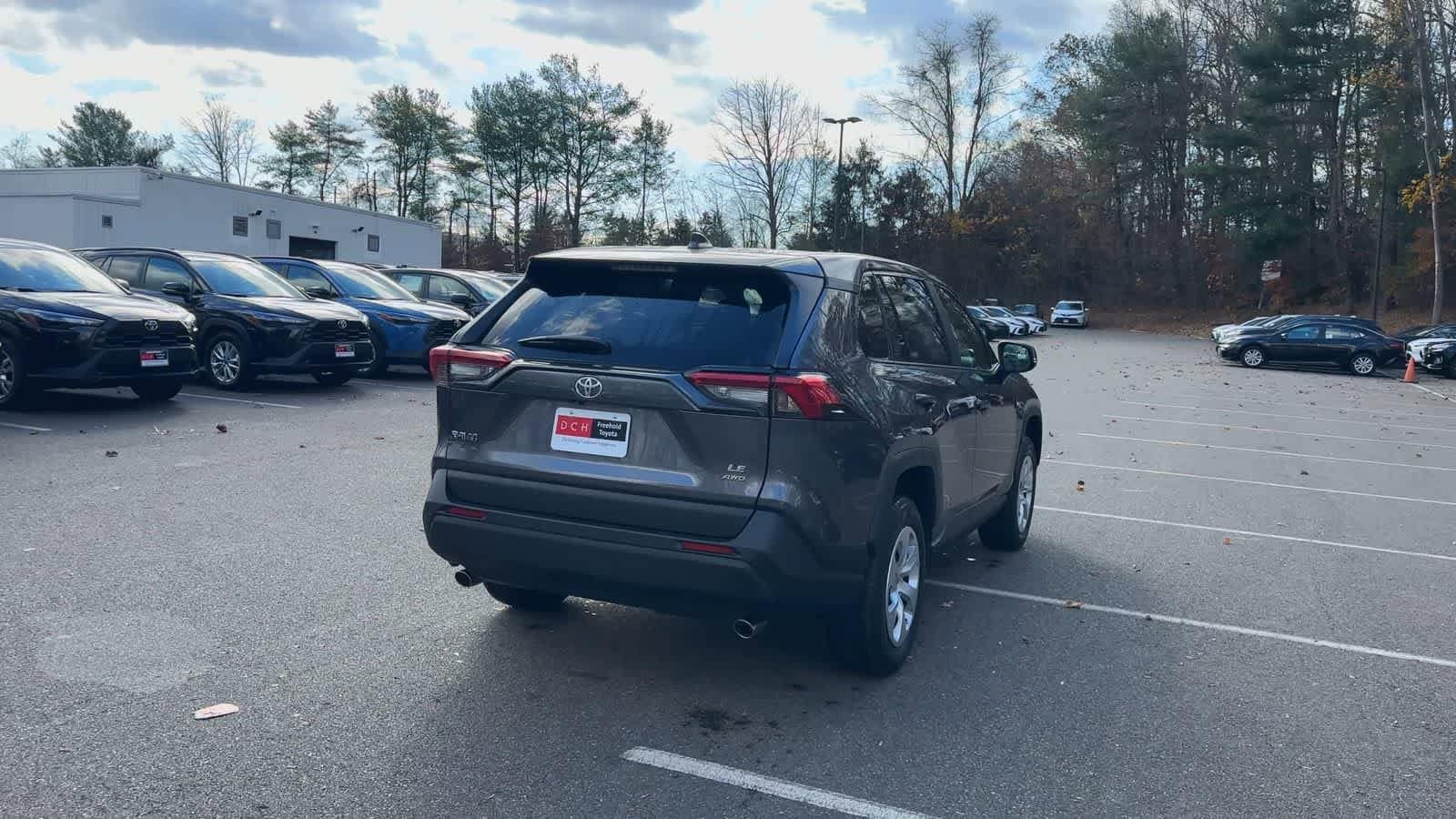 Thumbnail: 2025 Toyota RAV4 - 8