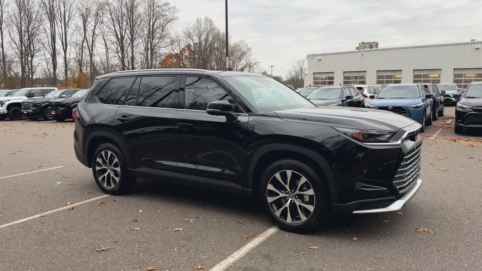 Thumbnail: 2026 Toyota Grand Highlander - 2