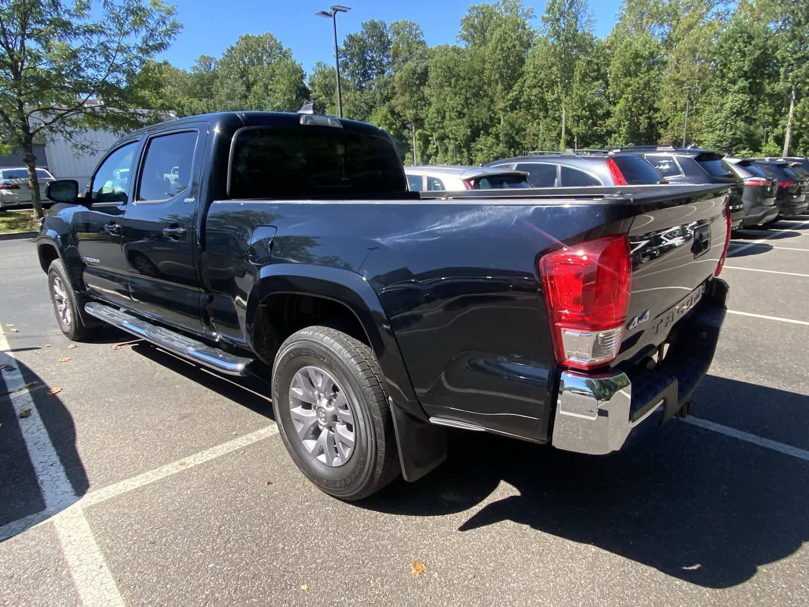 Thumbnail: 2019 Toyota Tacoma - 10
