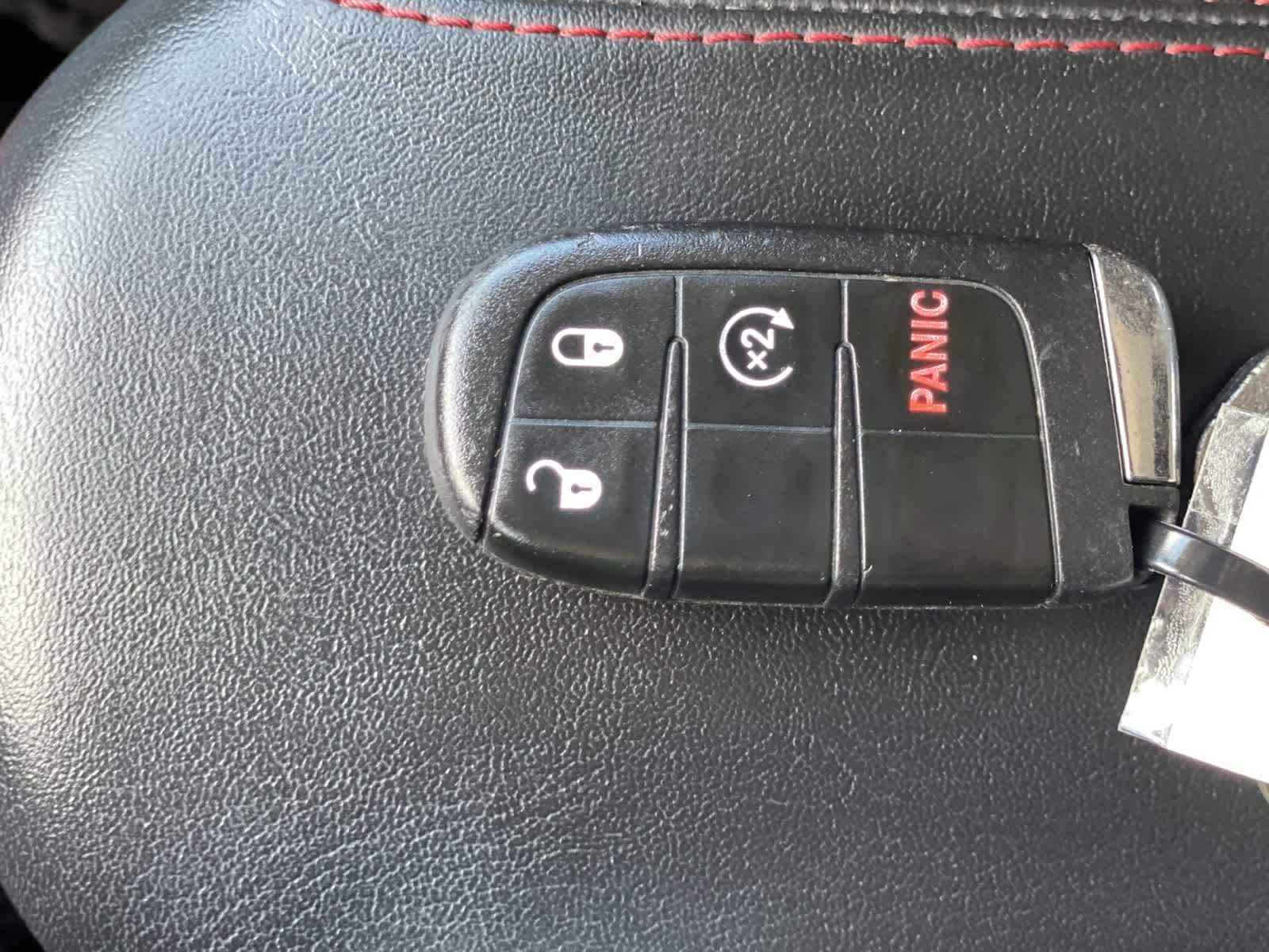 Thumbnail: 2016 Jeep Renegade - 32