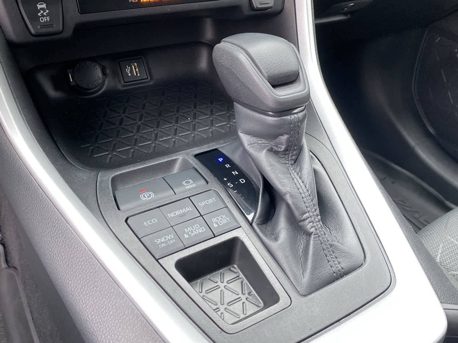 Thumbnail: 2023 Toyota RAV4 - 32