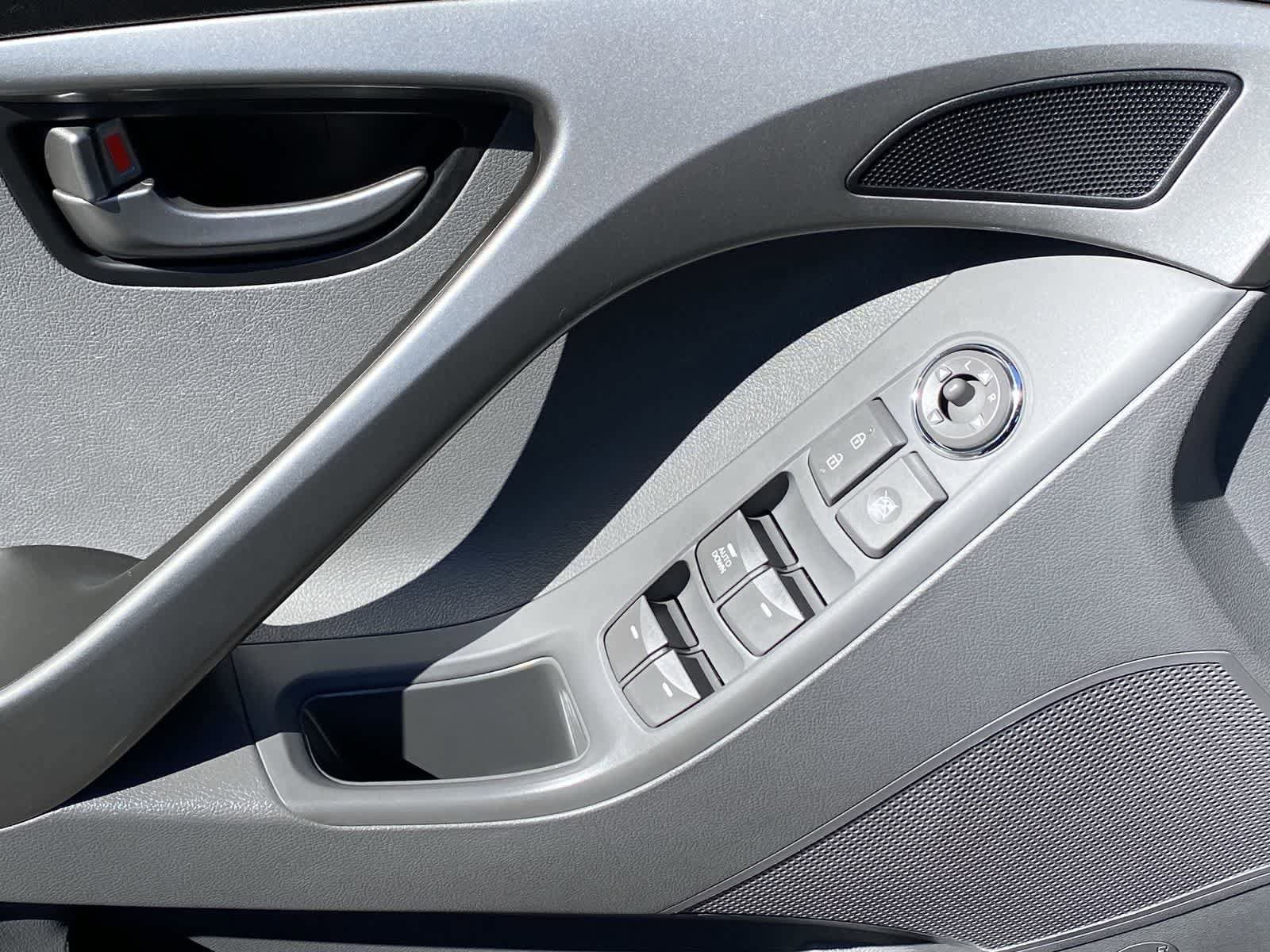 Thumbnail: 2013 Hyundai Elantra - 15