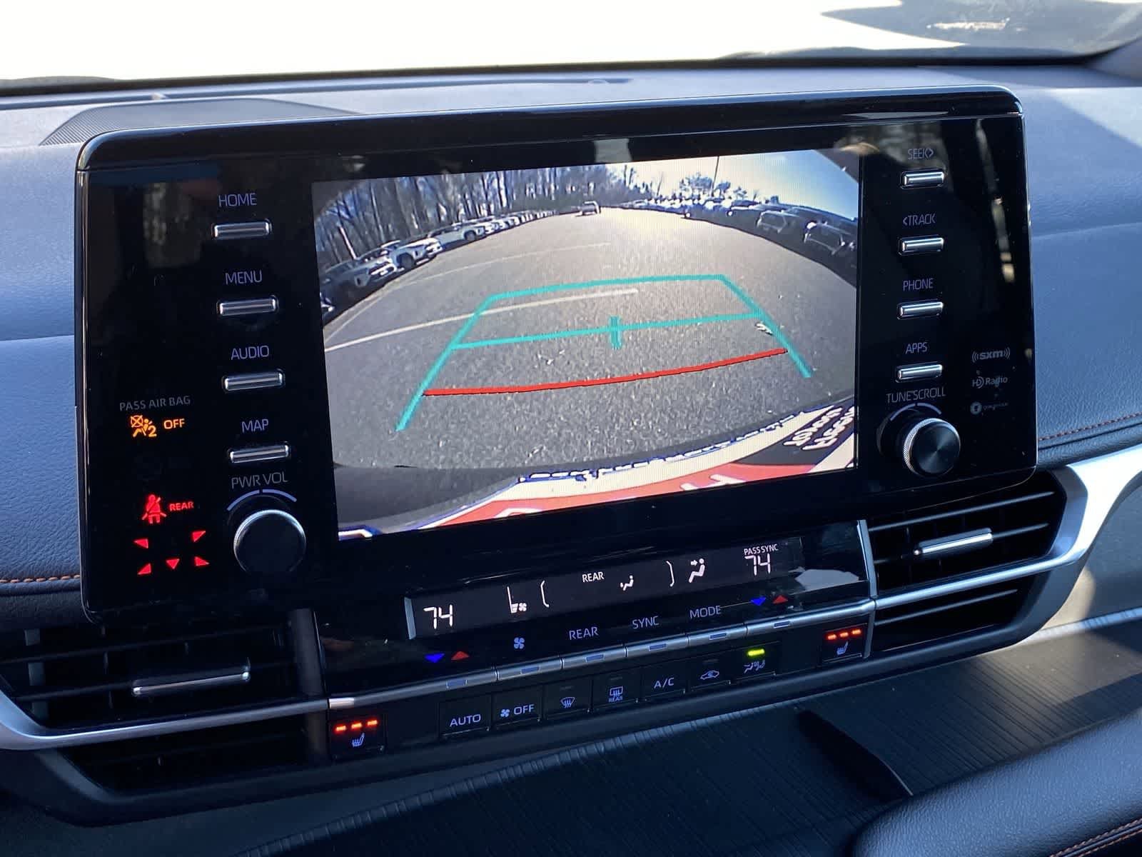 Thumbnail: 2023 Toyota Sienna - 32