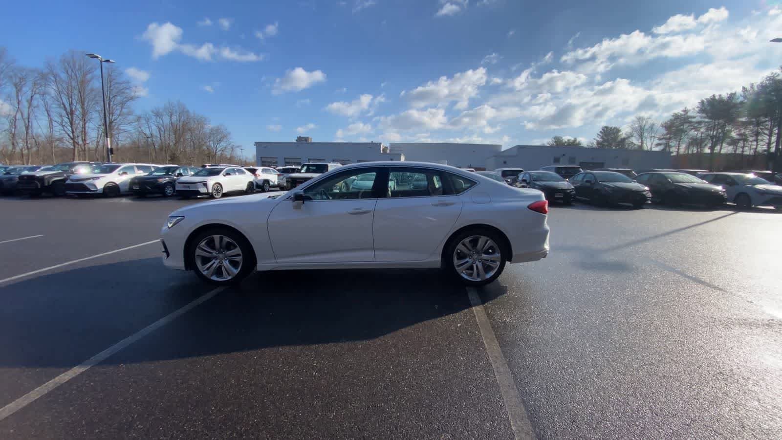 Thumbnail: 2022 Acura TLX - 11