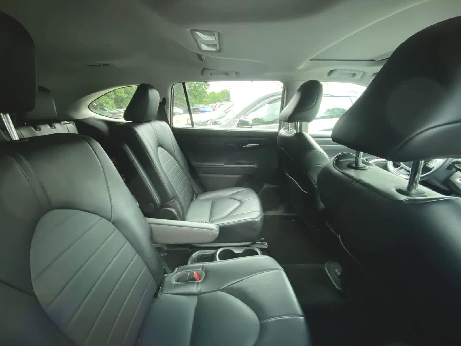 Thumbnail: 2022 Toyota Highlander - 6