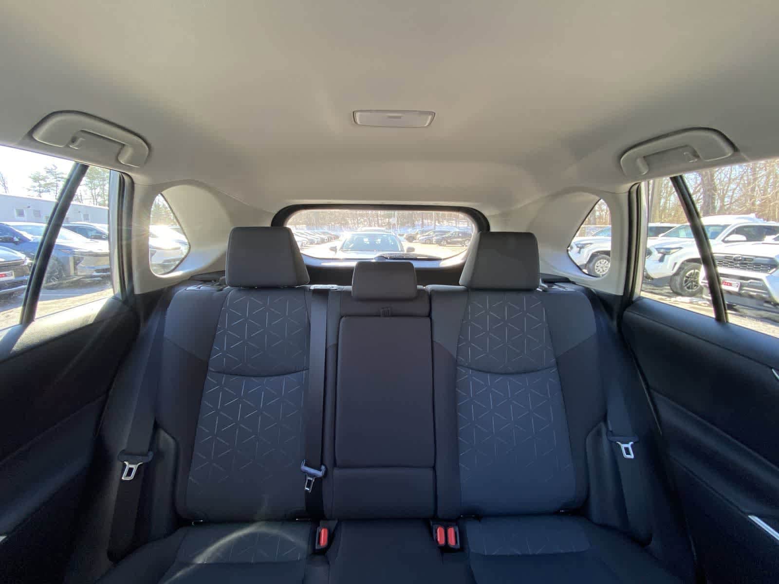 Thumbnail: 2025 Toyota RAV4 - 32